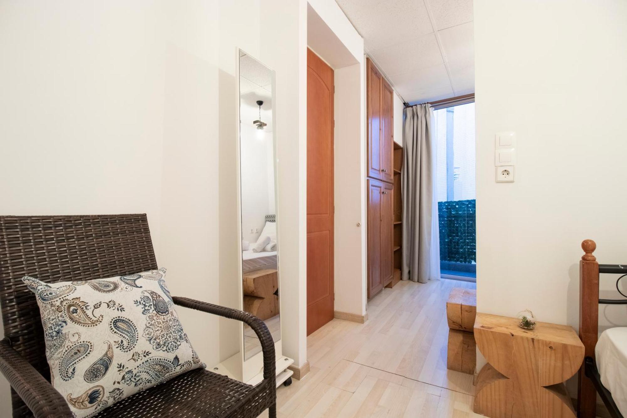 Modern City Apt In The Heart Of Heraklion Exterior photo